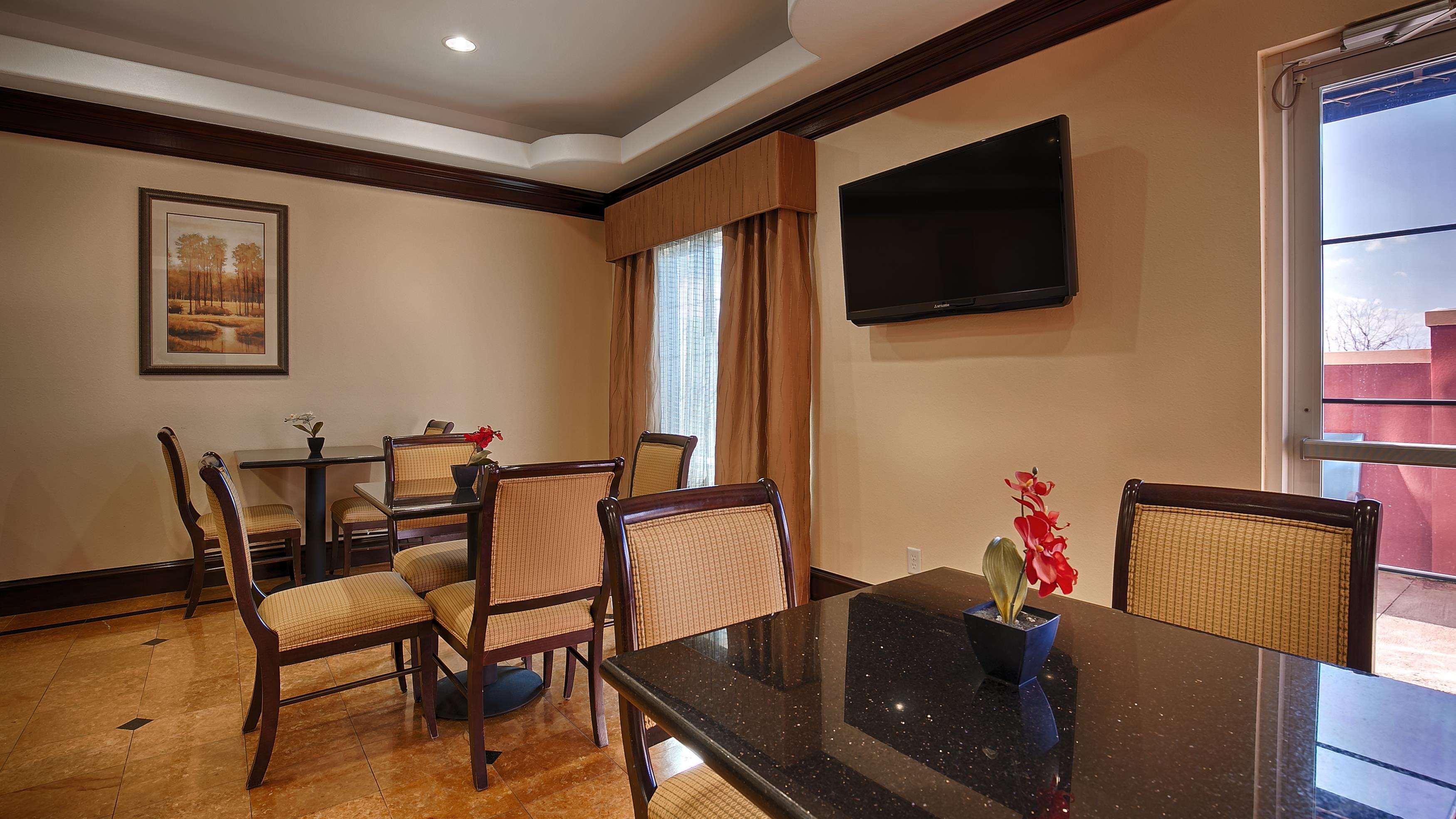 Best Western Plus Manvel Экстерьер фото